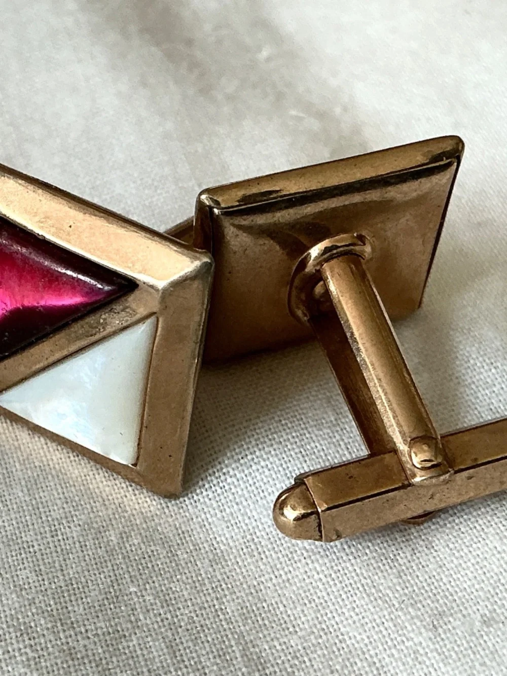 VTG Mid-Century Swank Geometric Cufflinks Red & White Inlay Gold Tone Unsigned